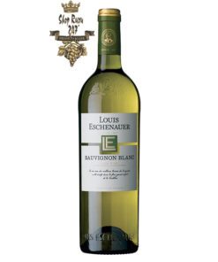 Rượu Vang Trắng Louis Eschenauer Sauvignon Blanc có mầu vàng cùng ánh xanh. Hương thơm của các loại hoa, dứa cùng các loại trái cây kì lạ