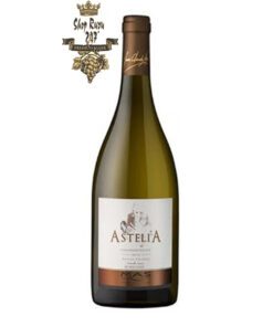 Rượu Vang Trắng Pháp Astelia Chardonnay có mầu vàng rơm nổi bật. Hương thơm của chanh, dưa hấu, thảo dược, mật ong và táo đỏ