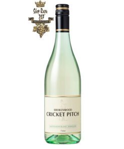 Rượu vang Úc Brokenwood Cricket Pitch White nổi bật lên vị chua từ axit tự nhiên trong trái cây tươi chín mọng