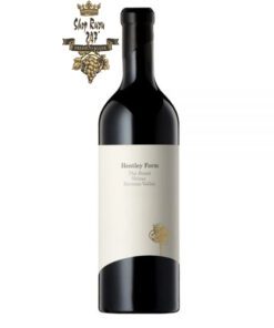 Rượu Vang Úc Hentley Farm The Beast Shiraz có mầu đỏ anh đào đẹp mắt. Hương thơm phong phú của trái cây đen
