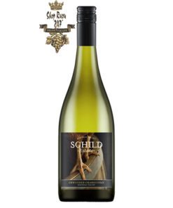 Vang Trắng Úc Schild Estate Chardonnay  có mầu vàng rơm tươi sáng. Hương thơm của hoa tinh tế, đào trắng, trái cây