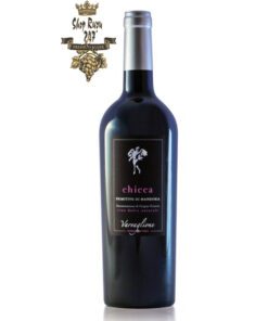 Rượu vang Chicca Primitivo di Manduria DOCG là một chai rượu vang đỏ của Ý. có một vẻ ngoài sang trọng và quý phái.