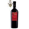 Rượu vang Ý V8 có chất rượu đặc sánh, điều này thể hiện ở một thân thể rượu khá đầy đặn và mượt mà khi được rót ra ly.