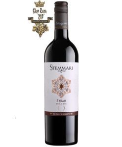 Vang Ý Đỏ Stemmari Syrah I.G.T có màu đỏ ruby tươi,là một loại rượu có nhiều sắc thái thú vị.