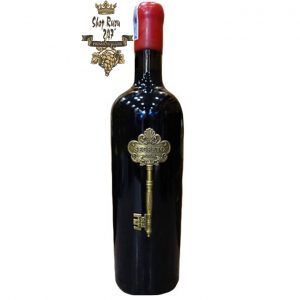 Rượu Vang Ý Segreto được thiết kế với vẻ ngoài rất đẹp và sang trọng, logo của hang sản xuất là hình chiếc chìa khóa