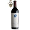 Rượu Vang Đỏ Mỹ Opus One có màu đỏ đậm tươi sáng, thanh lịch. Mang đến một hương thơm xa hoa của các loại trái cây