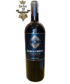 Rượu Vang Ngọt Marco Chiesa Rosso IGT Puglia có màu đỏ ruby tươi sáng và vô cùng bắt mắt. Là dòng vang ngọt mang phong cách