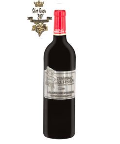 Rượu Vang Pháp Đỏ Chateau Sergant có màu đỏ đậm ánh tím vô cùng bắt mắt. Thưởng thức một ngụm đầu tiên