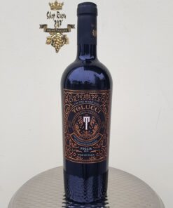 Rượu Vang Ý Đỏ Tolucci 14% có màu đỏ đậm sâu, tươi đặc trưng của hai giống nho negroamaro và sangiovese
