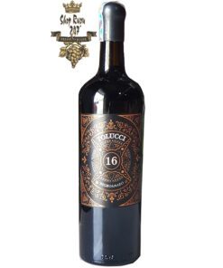 Rượu Vang Ý Đỏ Tolucci 16% có màu đỏ đậm sâu, tươi đặc trưng của hai giống nho negroamaro và sangiovese