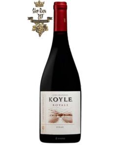 Rượu Vang Đỏ KOYLE ROYALE SYRAH có màu tím đậm của quả lý chua đen, mâm xôi, phúc bồn tử và vị khoáng