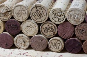 Vintage, trong sản xuất rượu vang, là quá trình hái nho và tạo ra thành phẩm-rượu vang. Vintage là thông tin