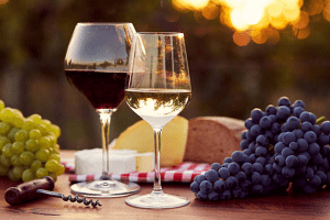 Trước khi mở chai Rượu vang lễ kỷ niệm của bạn trong tháng này, hãy nói về cách tối đa hóa hương vị của chai rượu vang đó