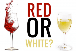 Sự khác biệt chính giữa rượu vang trắng và vang đỏ liên quan đến màu sắc của nho được sử dụng. Nó cũng liên quan