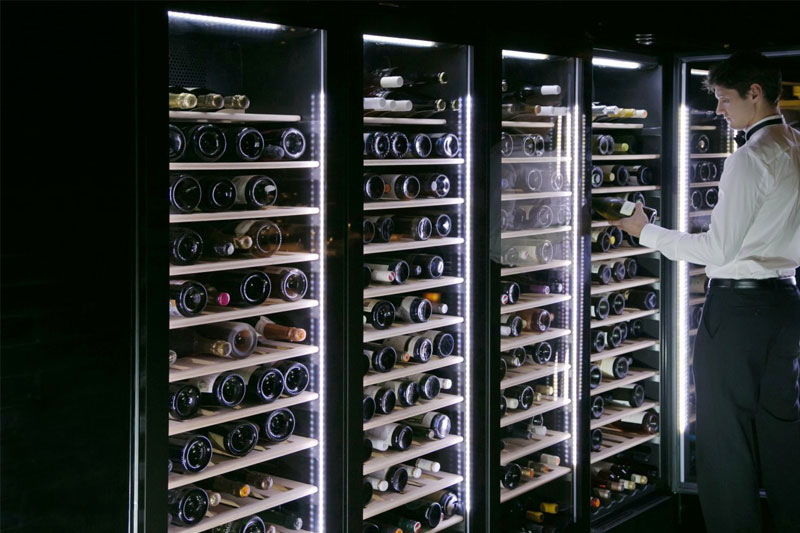 Vinocave- thương hiệu Pháp, ra đời từ 1978- trải qua 43 năm phát triển và đứng vị trí Top đầu các thương hiệu sản xuất tủ rượu