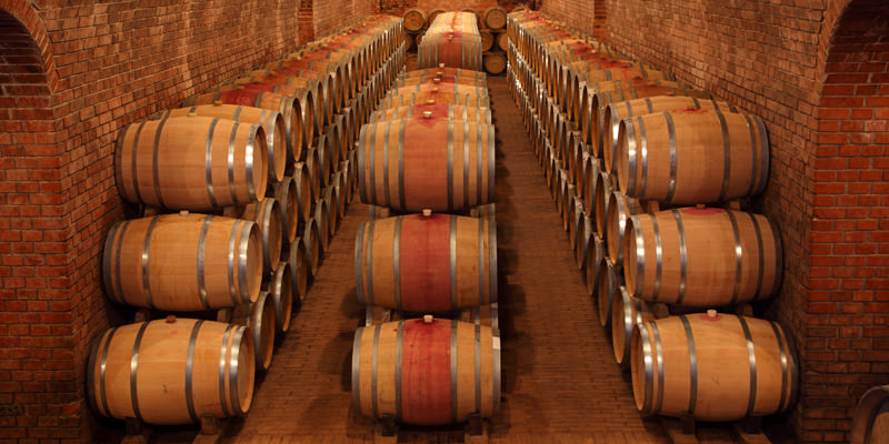 Tại sao rượu vang được ủ trong thùng gỗ sồi?