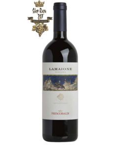 Rượu Vang Ý Tenuta Castel Giocondo Lamaione Toscana có màu đỏ ruby ​​đậm và đậm. Hương thơm phong phú trên mũi