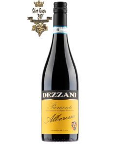 Rượu Vang Dezzani Albarossa DOC có màu đỏ ruby cô cùng đẹp mắt và cuốn hút. Hương thơm của rượu mang nhiều mùi hương của anh đào đen