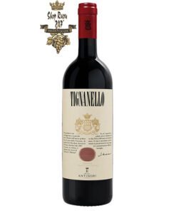 Vang Ý Đỏ Tignanello Toscana IGT có màu đỏ ruby ​​rất đậm. Loại rượu vang đỏ hàng đầu này mê hoặc với hương thơm của cây cát-sê, quả mâm xôi