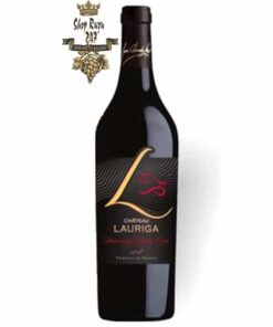 Rượu Vang Château Lauriga Hommage Giorgio Grai 2018 màu đỏ lựu rất đẹp mắt khi ở trên ly. Hương thơm phong phú