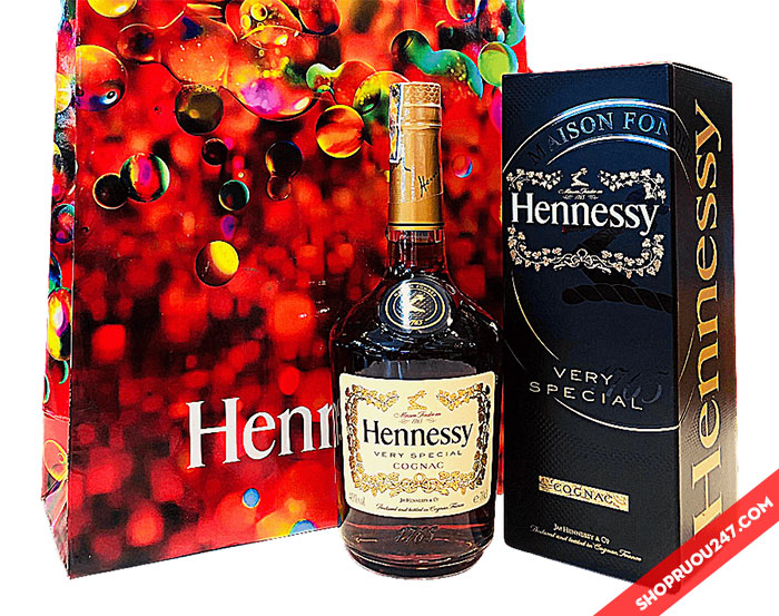 Giá Hennessy VS
