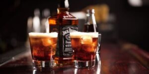 Công thức pha chế Whisky với Coca cực ngon