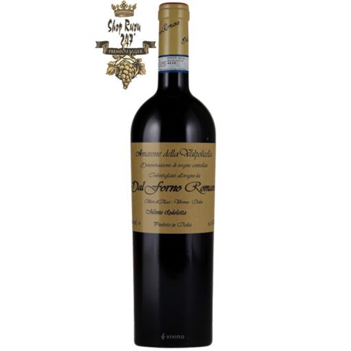 Rượu Vang Ý Dal Forno Romano Amarone della Valpolicella 2013 có màu đỏ đậm ánh ruby tuyệt đẹp khi ở trên ly. Hương thơm nồng nàn