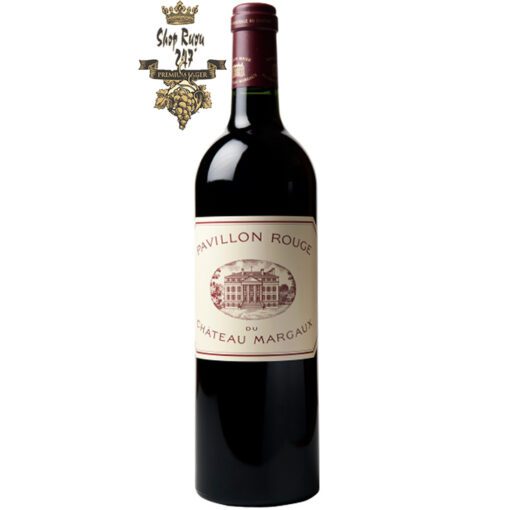 Rượu Vang Pavillon Rouge du Château Margaux 2016 có màu đỏ đậm quyến rũ và tinh tế, dần dần mở ra để cung cấp mùi hương quả mâm xôi