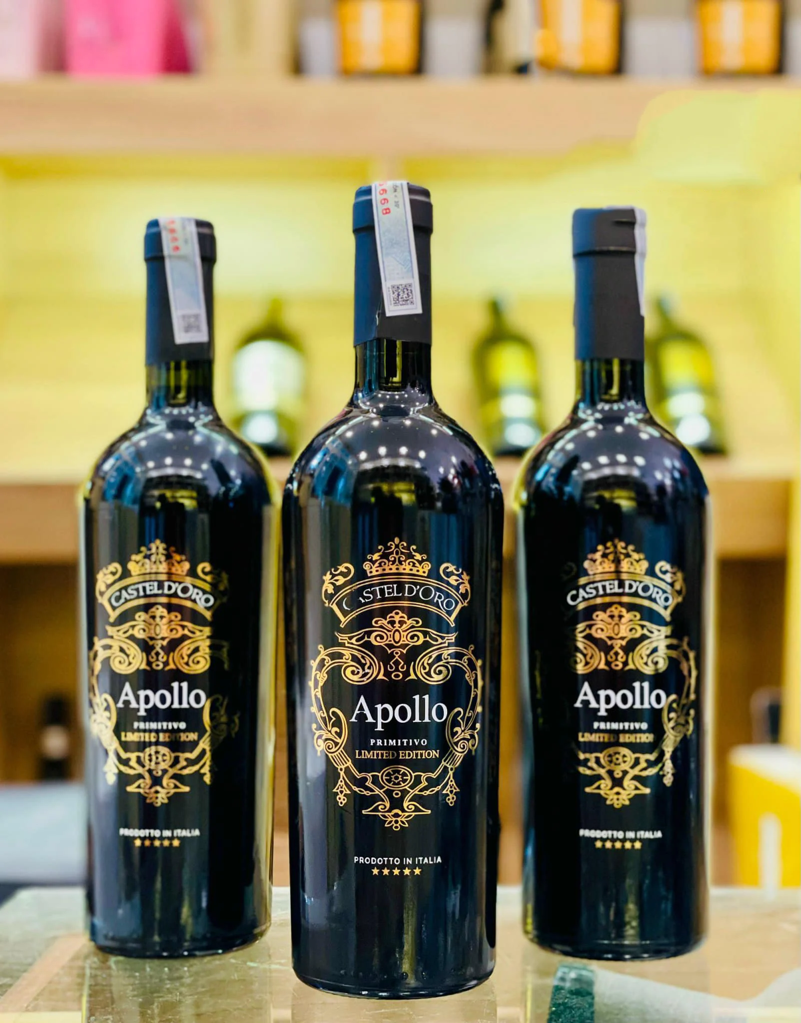 Rượu Vang Ý Castel D’oro Apollo Primitivo IGT được tạo nên bởi 100% giống nho Primitivo với cam kết thu được chất lượng tốt nhất