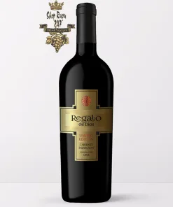 Rượu vang Regalo de Dios Limited Edition mang một màu đỏ đậm với gợi ý màu tím. Hương thơm của trái cây màu đỏ, chẳng hạn như quả mâm xôi
